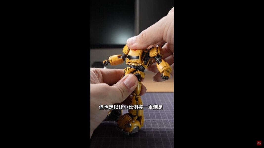 Threezero MDLX Bumblebee In Hand Image  (24 of 28)